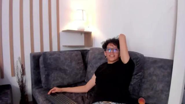Image 2 of venezuelahorny6 Stream on Chaturbate on 13 months ago