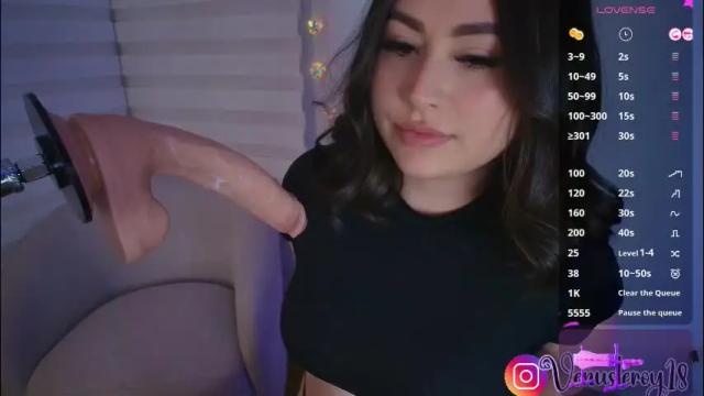 Image 4 of venus_leroy Stream on Chaturbate on 20 days ago