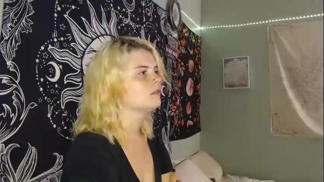 Image 2 of venusastar Stream on Chaturbate on 2 months ago