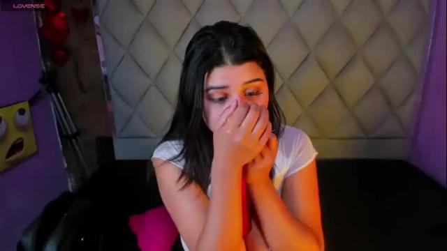 Image 12 of venusowen_ Stream on Chaturbate on 4 days ago
