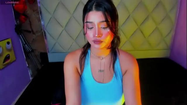 Image 3 of venusowen_ Stream on Chaturbate on 1 month ago