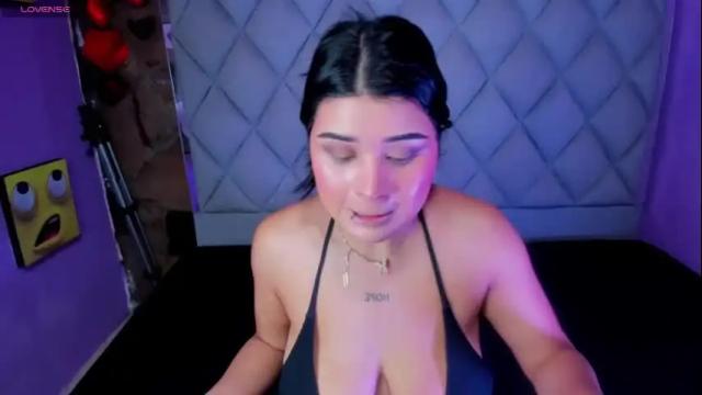 Image 6 of venusowen_ Stream on Chaturbate on 1 month ago