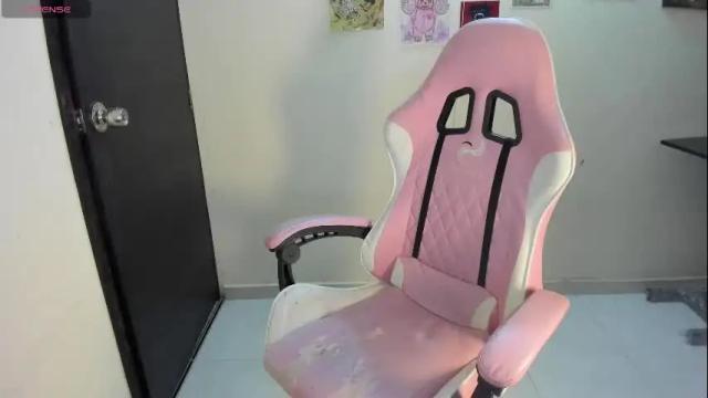 Image 10 of venussx_x Stream on Chaturbate on 13 days ago