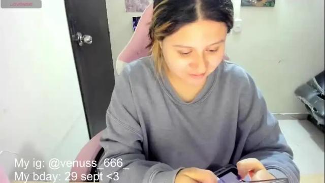 Image 3 of venussx_x Stream on Chaturbate on 1 month ago