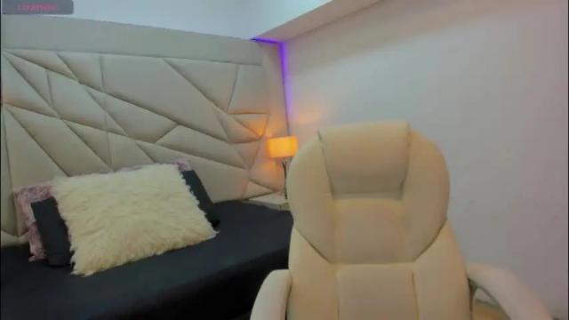 Image 3 of venusxneo Stream on Chaturbate on 5 months ago