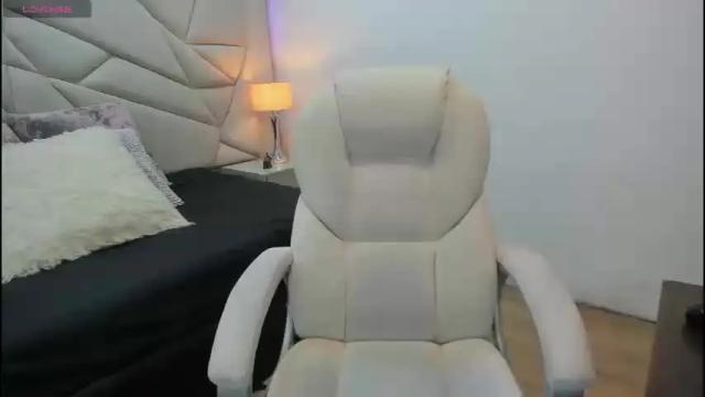 Image 8 of venusxneo Stream on Chaturbate on 4 months ago