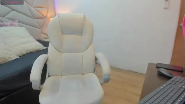 Image 2 of venusxneo Stream on Chaturbate on 4 months ago