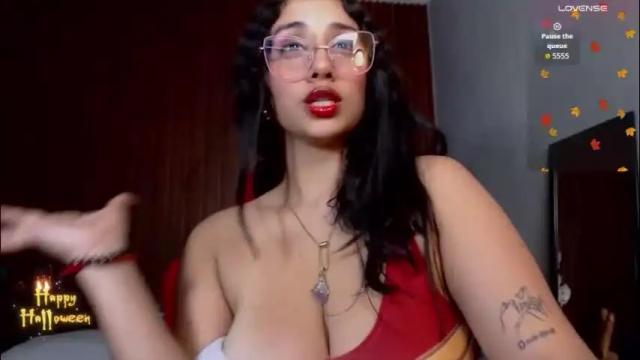 Image 2 of venuz_lee Stream on Chaturbate on 2 days ago