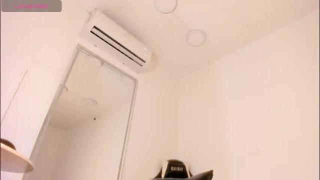 Image 2 of vera_candella Stream on Chaturbate on 1 month ago