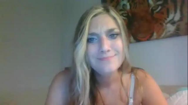 Image 2 of verleighh3 Stream on Chaturbate on 2 months ago