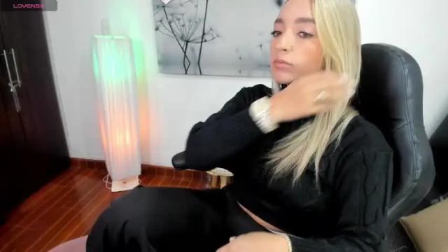 Image 3 of vero_mars Stream on Chaturbate on 12 months ago