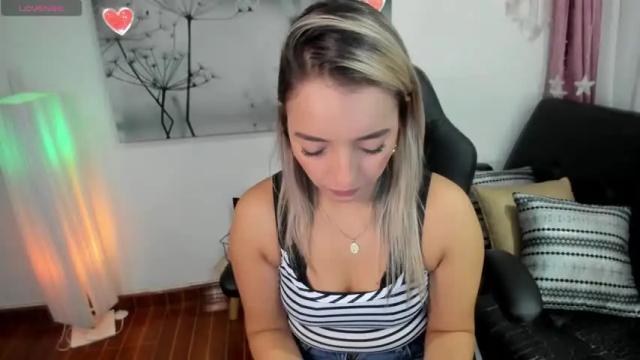 Image 12 of vero_mars Stream on Chaturbate on 12 months ago