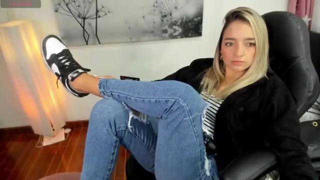 Image 4 of vero_mars Stream on Chaturbate on 12 months ago