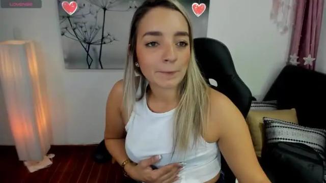Image 12 of vero_mars Stream on Chaturbate on 12 months ago