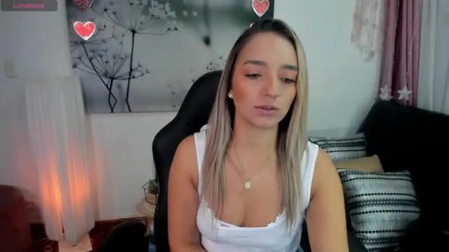 Image 3 of vero_mars Stream on Chaturbate on 12 months ago