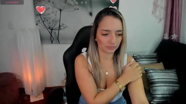 Image 4 of vero_mars Stream on Chaturbate on 12 months ago