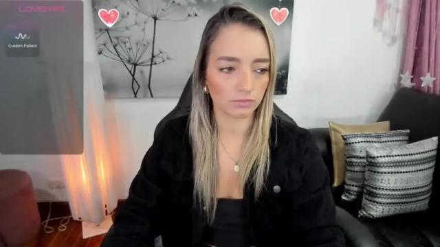 Image 3 of vero_mars Stream on Chaturbate on 12 months ago
