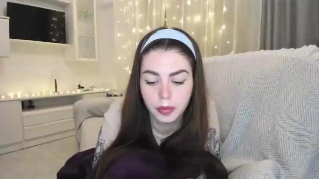 Image 11 of veronarolls Stream on Chaturbate on 15 months ago