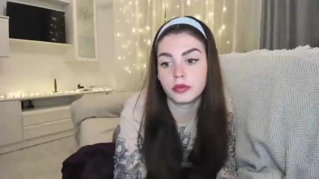 Image 2 of veronarolls Stream on Chaturbate on 15 months ago