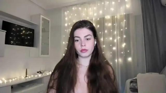 Image 2 of veronarolls Stream on Chaturbate on 14 months ago