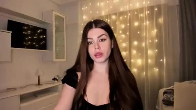 Image 2 of veronarolls Stream on Chaturbate on 14 months ago