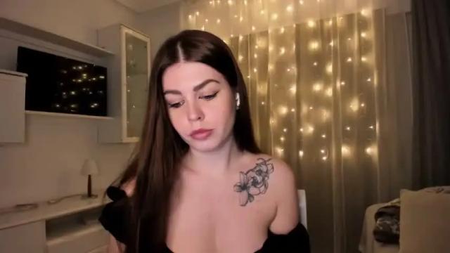 Image 8 of veronarolls Stream on Chaturbate on 14 months ago