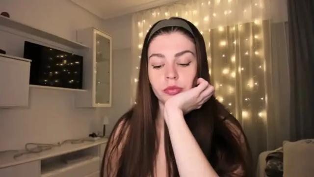 Image 2 of veronarolls Stream on Chaturbate on 14 months ago