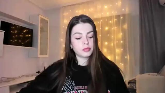 Image 2 of veronarolls Stream on Chaturbate on 14 months ago