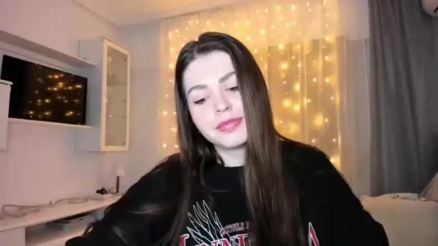 Image 4 of veronarolls Stream on Chaturbate on 14 months ago