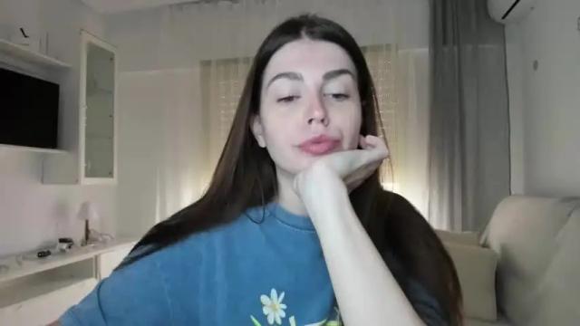 Image 2 of veronarolls Stream on Chaturbate on 14 months ago