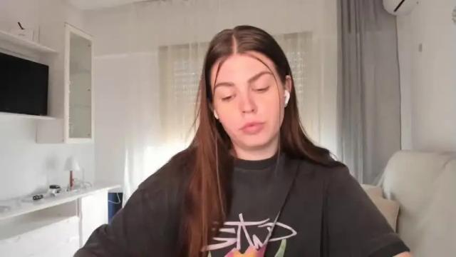 Image 3 of veronarolls Stream on Chaturbate on 14 months ago