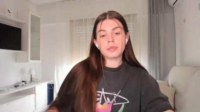 Image 7 of veronarolls Stream on Chaturbate on 14 months ago