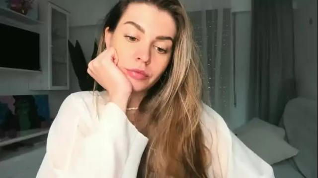 Image 4 of veronarolls Stream on Chaturbate on 2 months ago