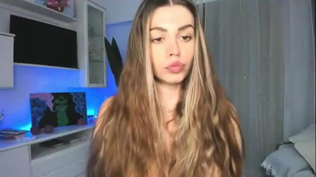 Image 3 of veronarolls Stream on Chaturbate on 2 months ago