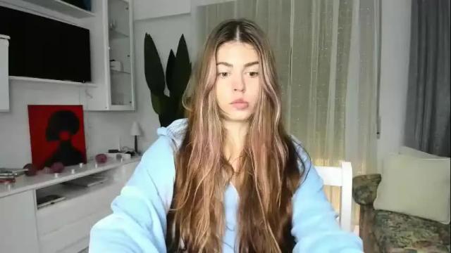 Image 3 of veronarolls Stream on Chaturbate on 1 month ago