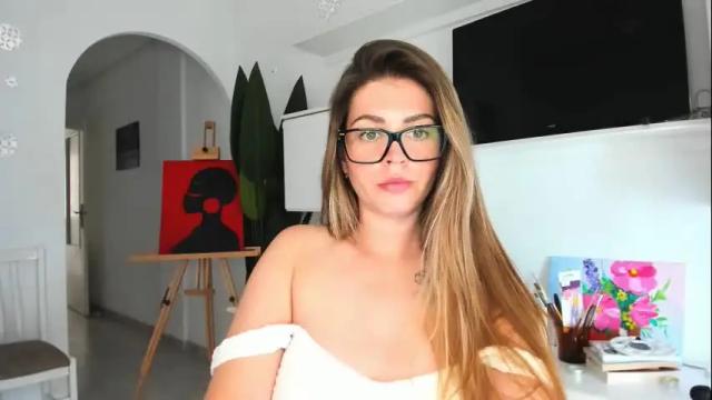 Image 2 of veronarolls Stream on Chaturbate on 12 days ago