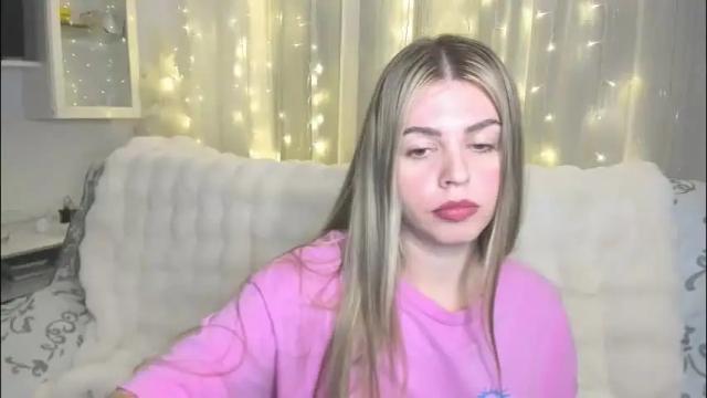 Image 3 of veronarolls Stream on Chaturbate on 12 days ago