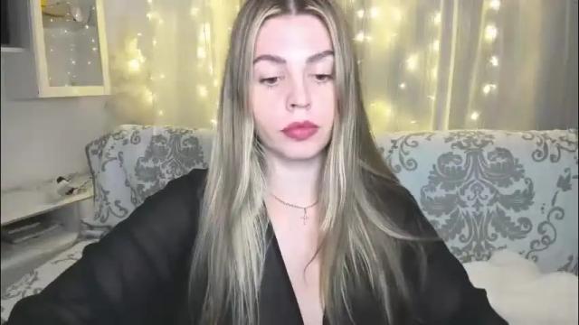 Image 3 of veronarolls Stream on Chaturbate on 10 days ago