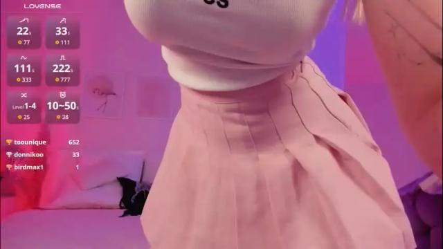 Image 4 of veronica_blush Stream on Chaturbate on 3 months ago