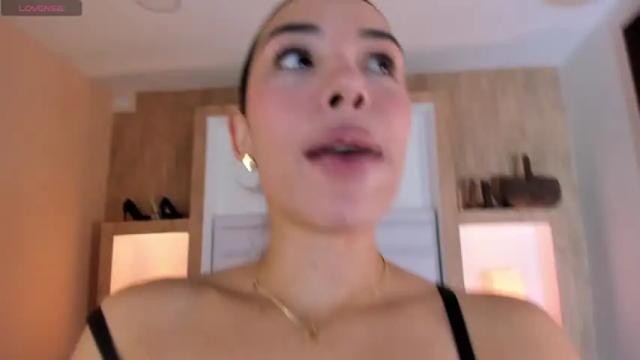 Image 8 of veronica_garciaa Stream on Chaturbate on 1 month ago