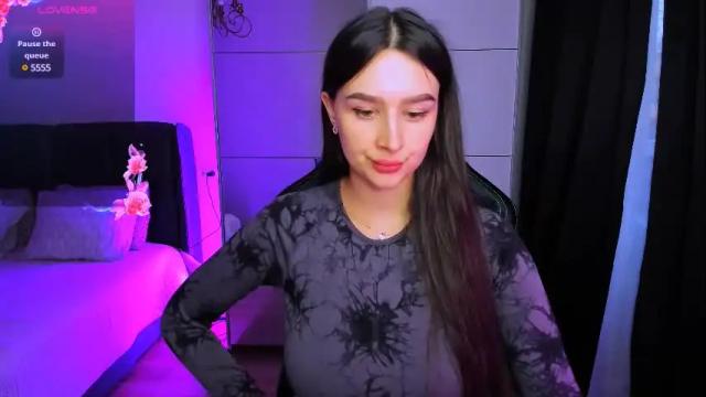Image 3 of veronica_larson Stream on Chaturbate on 1 month ago