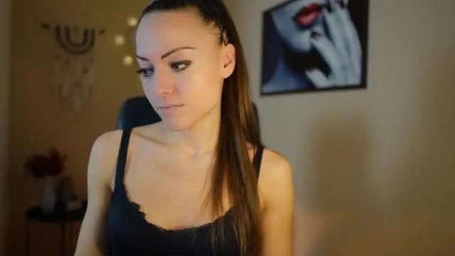 Image 2 of veronica_more18 Stream on Chaturbate on 14 months ago