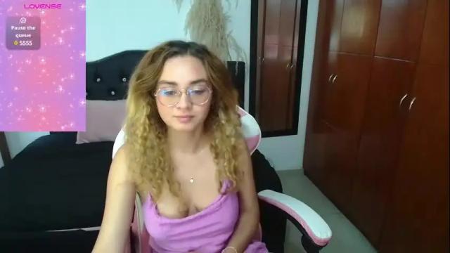 Image 2 of veronica_mv Stream on Chaturbate on 2 months ago
