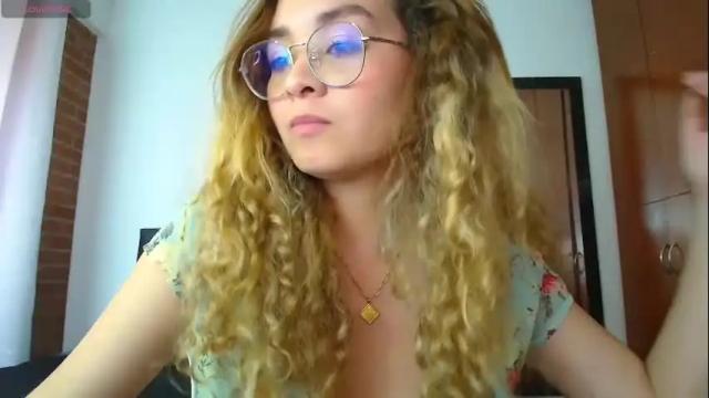 Image 12 of veronica_mv Stream on Chaturbate on 1 month ago