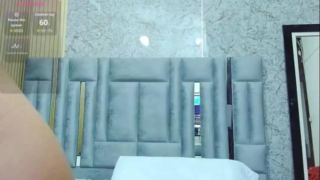 Image 3 of veronica_roose Stream on Chaturbate on 2 months ago