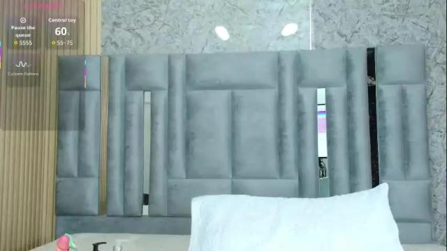 Image 6 of veronica_roose Stream on Chaturbate on 21 hours ago