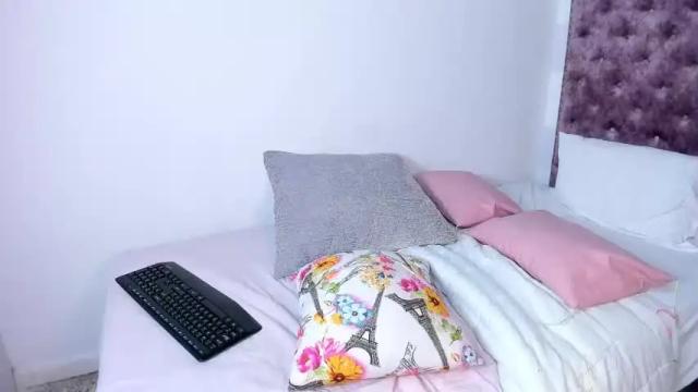 Image 6 of veronicaa_moon Stream on Chaturbate on 20 months ago