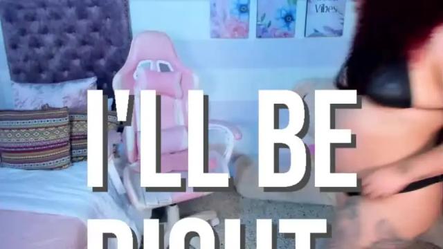 Image 4 of veronicaa_moon Stream on Chaturbate on 19 months ago