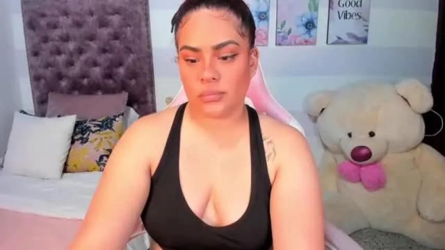Image 2 of veronicaa_moon Stream on Chaturbate on 19 months ago