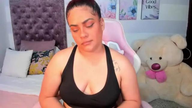 Image 3 of veronicaa_moon Stream on Chaturbate on 19 months ago